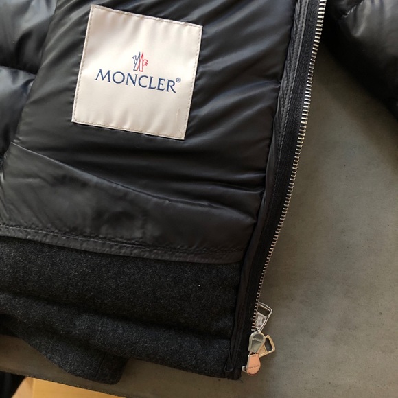 Moncler Riom Jacket Excellent Condition, with tags - Picture 7 of 14